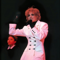 mylene-farmer-concert-pour-sos-racisme-la-cinq-15-juillet-1987-010