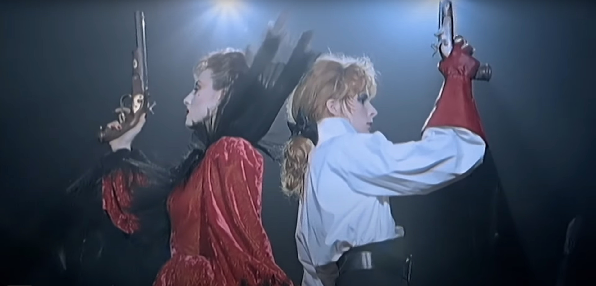 Sophie Tellier et Mylène Farmer - Libertine - En Concert Le Film